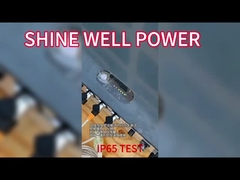 壁に装着されたバッテリー貯蔵庫